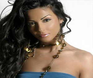   مصر اليوم - دوللي شاهين تعود لتقديم البرامج بـاخترنا لك