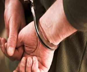   مصر اليوم - الأمن يَضبطُ حارسَ عقار وتنظيمهُ العصابي في القاهرة