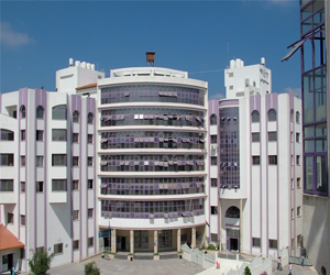   مصر اليوم - جامعة الأزهر بغزة تمنح درجة الماجستير للباحث الاقتصادي وسام العماوي