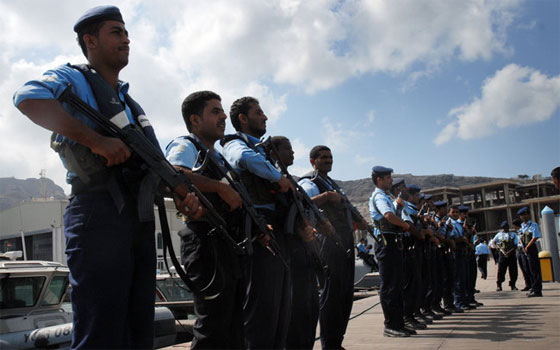   مصر اليوم - استنفار يمني بعد اختفاء سفينة شحن أسلحة مجهولة في ظروف غامضة