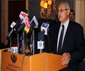   مصر اليوم - وزير السياحة المصرى 11دولة رفعت حظر سفر السياح لمصر