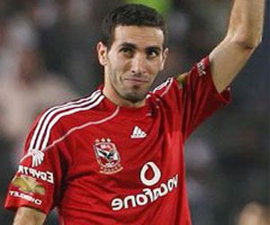   مصر اليوم - أبوتريكة يُصوت في استفتاءِ أفضل 11 لاعب في العالم