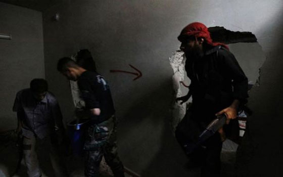   مصر اليوم - مقتل 57 سوريًا الاثنين والحر يدمر 3 دبابات حكومية في برزة