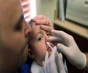   مصر اليوم - تطعيم الأطفال ضد الإنفلونزا عن طريق رذاذ في الأنف