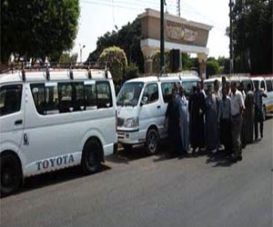   مصر اليوم - سائقو المنصورة يقطعون الطَّريق للمطالبة بخطوطٍ جديدة