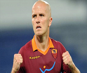   مصر اليوم - روما يتمسك بالأميركي برادلي ويرفض الإغراءات الإنكليزية والإيطالية