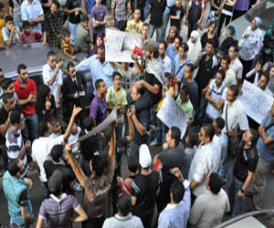   مصر اليوم - اشتباكات عقب المحاكمة في قضيَّة خالد سعيد