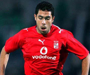 مصر اليوم - أحمد فتحي يقهر الإصابة ويلحق بـالقطن الكاميروني