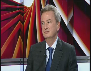   مصر اليوم - سلامة يُطالب بمشروع نظام لمقاصَّة المدفوعات العربيّة