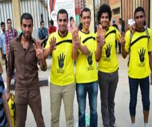   مصر اليوم - طلاب جامعة دمياط يتظاهرون للمطالبة بعودة مرسي