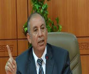   مصر اليوم - محافظ البحر الأحمر يجتمع برئيس هيئة الطرق والكباري