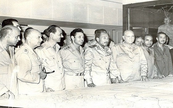   مصر اليوم - وزير الداخلية يهنئ الرئاسة ووزارة الدفاع في ذكرى نصر أكتوبر