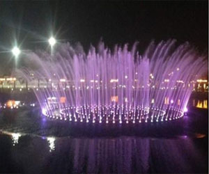   مصر اليوم - سكان الرياض على موعد مع النافورة الراقصة