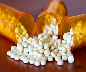   مصر اليوم - سقوط عصابة تتاجر في العقاقير المخدرة في الأقصر