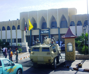   مصر اليوم - إصابة جندي في الشيخ زويد بشظايا مساء الخميس