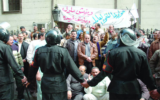   مصر اليوم - التَّحالف الاشتراكيُّ يطالب وزير القوى العاملة بالقيام بواجبه مناضلاً عمَّاليًّا