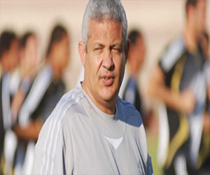   مصر اليوم - محمد حلمي يهاجم الزمالك لدخولهم في تفاوض مع لاعبي إنبي