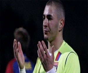   مصر اليوم - بنزيمة يشكر جماهير الريال ويؤكد لهم رسالتكم وصلت