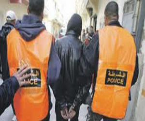   مصر اليوم - اعتقال عصابة إجرامية بتهمة تزوير وثائقَ رسميَّة