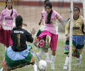   مصر اليوم - نادي قنا يرفض عودة الكرة النسائية