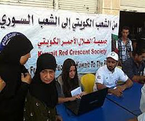   مصر اليوم - جمعية الهلال الأحمر الكويتي توزع كسوة العيد على اللاجئين السوريين