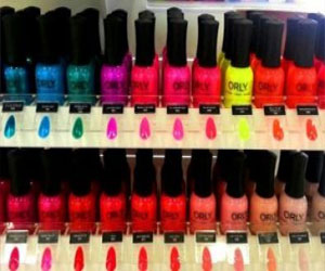 مصر اليوم - طلاء أظافر خريف وشتاء 2013 بين الروز والكاكي والرمادي