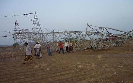   مصر اليوم - تساؤلات بشأن المتسبب في ضرب أبراج الكهرباء و أنابيب النفط في اليمن