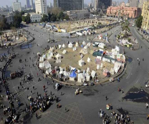 مصر اليوم - أفراد في وسط البلد يحتفلون بمنع المتظاهرين من دخول التحرير