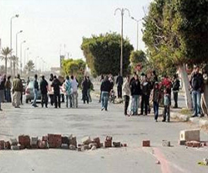   مصر اليوم - كرّ وفرّ في السويس بين مؤيدي مرسي ومعارضيهم