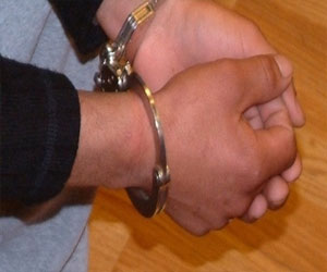   مصر اليوم - ضبط 103 هاربين وفحص 35 مشتبهًا في البحر الأحمر