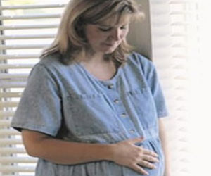   مصر اليوم - الحمل فوق الأربعين يؤدي للإصابة بسرطان الثدي والقلب والسكر