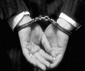   مصر اليوم - حبس سائق لاتهامه بسرقة مدرس بالإكراه