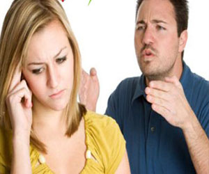 مصر اليوم - تصرفات زوجي الطفولية تحرجني وتهدد زواجي