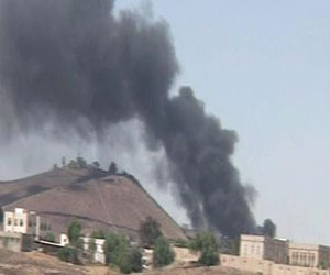   مصر اليوم - انفجار عنيف يهز أحد معسكرات الجيش اليمني في صنعاء