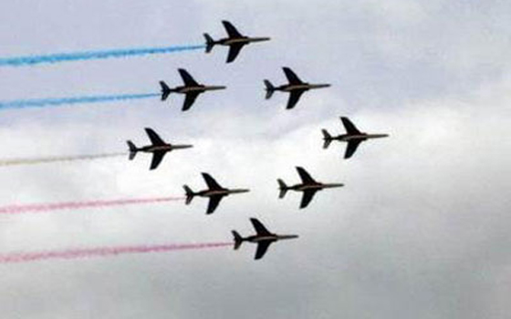   مصر اليوم - عدلي منصور يضع إكليلا من الزهور على قبر الجندي المجهول تخليدًا لنصر حرب أكتوبر العظيم