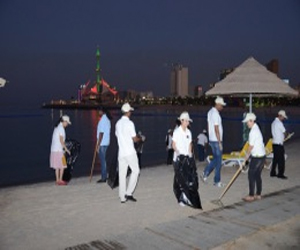   مصر اليوم - فندق مارينا ينظم حملة لتنظيف الشاطئ العام