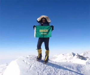   مصر اليوم - المحرق أول سعودية تعتلي إيفرست:تفخر بعروبتها وأنها من الصحراء