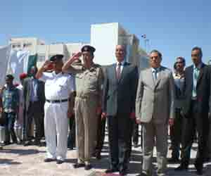   مصر اليوم - محافظ البحر الأحمر يزور قبر الجندى المجهول