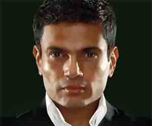 مصر اليوم - عمرو دياب يهنىء الجيش بنصر أكتوبر ويجهز لحفل وكليب جديد