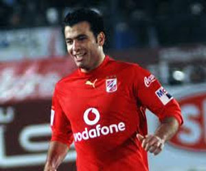   مصر اليوم - سياسة التقشف وغيابه الدائم يُهدِّدان استمرار عماد متعب في النادي الأهلي