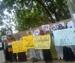   مصر اليوم - إطلاق سراح مجموعة من الناشطات المحتجزات في السودان