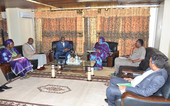 مصر اليوم - الموريتانية منت الميداح تثير جدلا حول النشيد الوطني