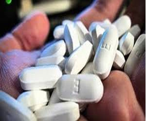   مصر اليوم - ضبط عاطلَيْن في الغردقة معهما 190 قرصًا مُخدِّرًا