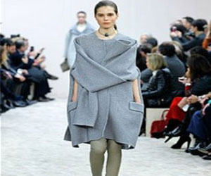 مصر اليوم - كلمة مريحة يوصف بها ما تقدمه دار سيلين للأزياء