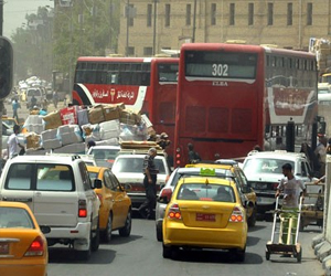   مصر اليوم - ضبط حافلة تعيق حركة المرور في ديروط