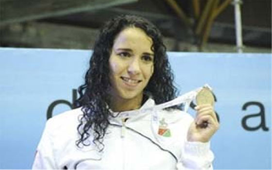 مصر اليوم - سباحات شقيقات يُقرِّرن عبور البحر من جبل طارق إلى طنجة