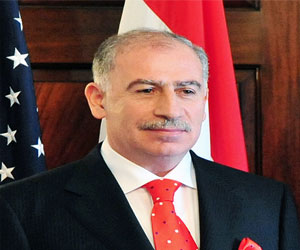   مصر اليوم - استهداف موكب النجيفي بسيارة مفخخة وجرح 9 من عناصر حمايته