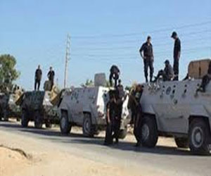 مصر اليوم - استهداف قافلة للشرطة المصرية بانفجار لعبوات ناسفة