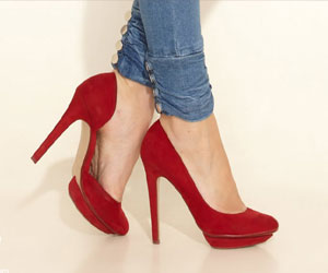   مصر اليوم - الكعب العالي يسبب انفصام الشخصية والتخلف العقلي