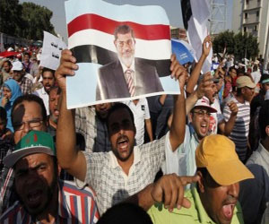   مصر اليوم - قوات الأمن تفرِّق مسيرةً لأنصار مرسي بالإسكندريَّة